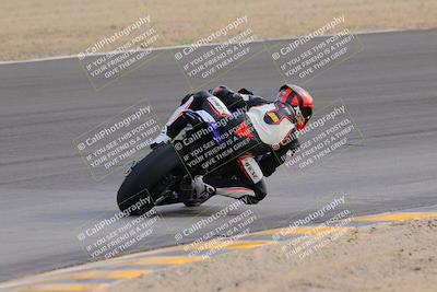 media/Dec-17-2022-SoCal Trackdays (Sat) [[224abd9271]]/Turn 10 Backside (120pm)/